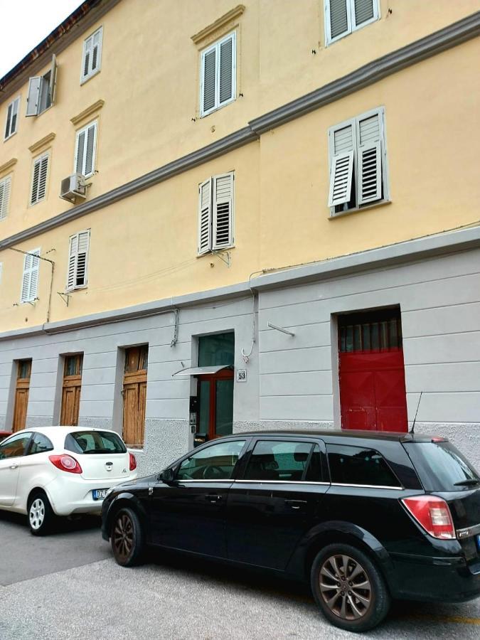 Apartamento La Casa Di Tania Trieste Exterior foto
